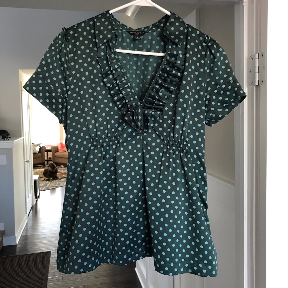 Short-sleeved blouse